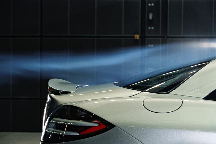  Mercedes-Benz SLR McLaren 2003 года  (фото 79 из 319)